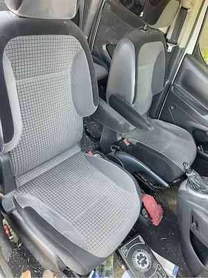 dezmembrez citroen berlingo 2012 1.6 HDI euro 5 - imagine 5