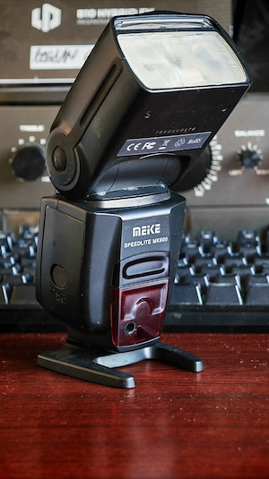 Bliț extern Meike Speedlite MK600   Stare excelentă de funcționare   TTL (blitz, flash pentru Canon)