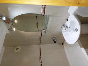 Proprietar, inchiriez garsoniera confort sporit in centru, langa hotel Bucovina, ASSIST - imagine 5