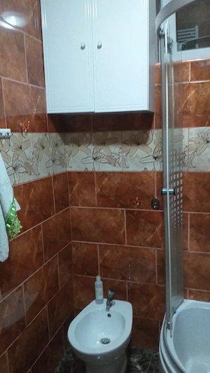 Persoană fizică, vând apartament cu două camere decomandat et.4  9, izolat, renovat și mobilat. - imagine 5