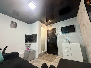 Garsoniera cu baie proprie, etaj 3 din 4, bloc linistit, mobilata si utilata - imagine 4