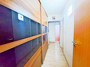 Zona Calea Lipovei - De închiriat apartament cu 3 camere cu centrală proprie - imagine 11