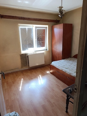 De vanzare apartament 3 camere 