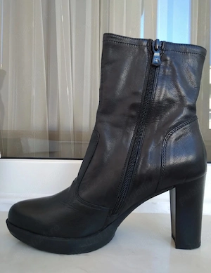 Ghete din piele naturală, 38
