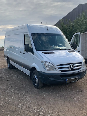 Autoutilitara Mercedes-Benz - imagine 3