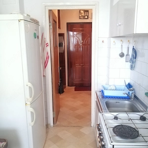 Închiriez apartament 2 camere semidecomandat mobilat și utilat la 2 fete, 1500 lei plus garantie - imagine 6
