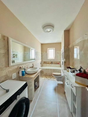 Apartament de LUX,etaj 1,două balcoane,loc de parcare inclus,zona Horpaz,str.Nouă - imagine 7