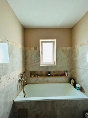 Apartament de LUX,etaj 1,două balcoane,loc de parcare inclus,zona Horpaz,str.Nouă - imagine 12