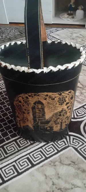 vând,Coș   Găleată decorativă din piele, model rustic cu peisaj   Vintage