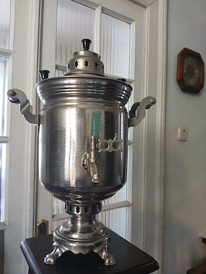 Samovar rusesc vintage pe cărbuni (cu lemn conuri)   Nefolosit, cu etichetă originală