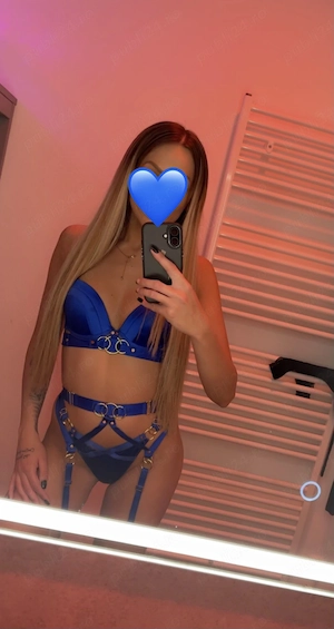 Blonda slim sexy pt tine (Medias)