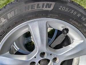 Jante set 4 Mercedes w203 R16 2 latimi fata 7J ET  31/ spate 8J ET 32 + anvelope mixte M+S - imagine 3