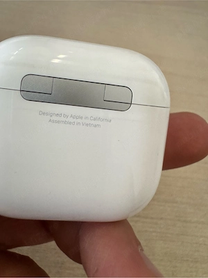 Vând căști Apple AirPods 4   ca noi