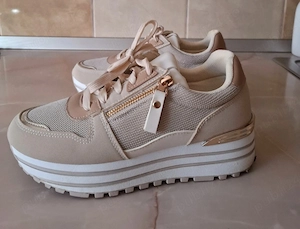 Sneakers, mărimea 38