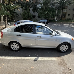 Vând Hyundai Accent 1.4 benzină din 2007 - imagine 3