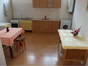 Inchiriez garsoniera 35 mp 250 EURO zona Parcul Sub Arini - imagine 3