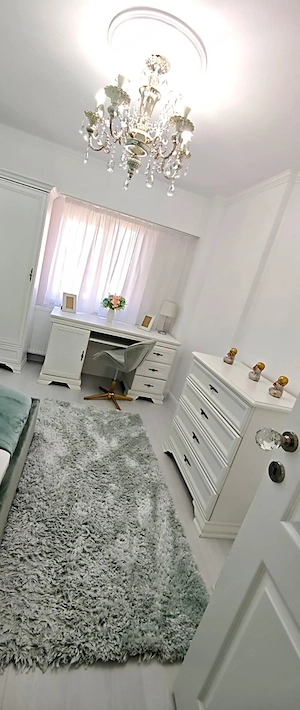 Apartament 3 camere , zona Decebal-Piata - imagine 2