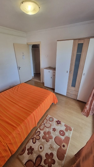 Apartament 2 camere decomandat zona Trocadero Constanta  - imagine 3