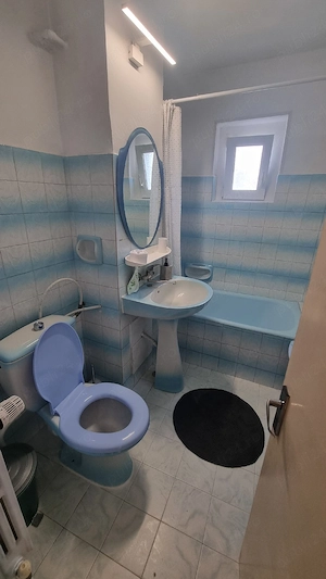 Apartament 2 camere decomandat zona Trocadero Constanta  - imagine 8