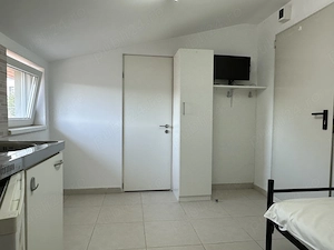  Proprietar inchiriez garsoniera in zona Spitalul Judetean - imagine 2