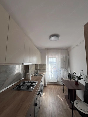 Apartament 2 camere,decomandat,etaj intermediar,centrală proprie,două balcoane,Păcurari Alpha Bank - imagine 3