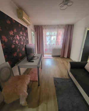Închiriez apartament 