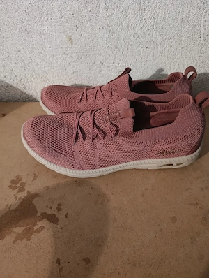 adidași damă NR 39 ( nu trimit prin curier )
