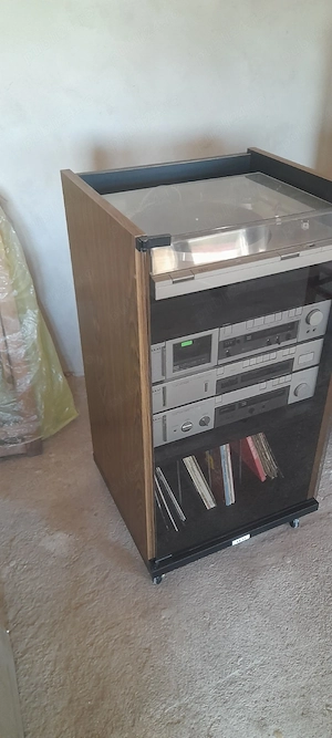 Vând linie audio Akai 