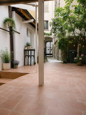 Închiriere locuință la casă  2 camere  curte   Piața Romană   Dorobanți   Pet Friendly  60 m  - imagine 16