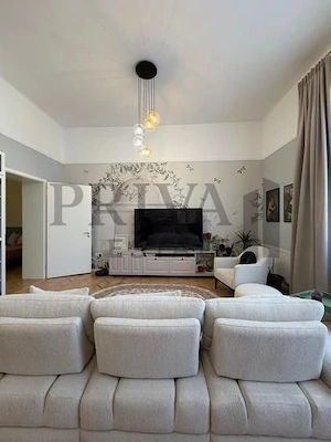 Apartament deosebit 3 camere situat in zona Semicentrală - imagine 13