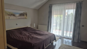 Oază de liniște și confort: Casă individuală, cu o grădină spectaculoasă în Săcălaz  - imagine 7