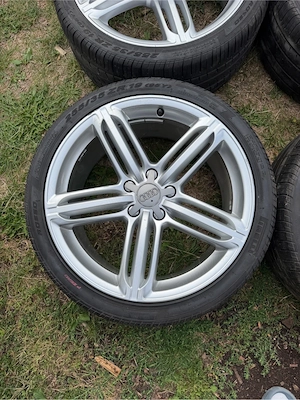 Jante Audi A4 B8 B8.5 Segment 255 35 R19 - imagine 4