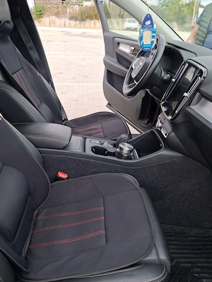 Volvo XC40 2.0 TDI 4x4 - imagine 7