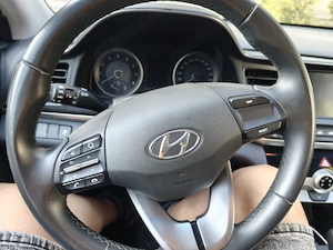 Hyundai Elantra 2019, 35000 km - imagine 9