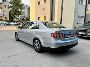 Volkswagen Jetta 1.9 TDI an 2007 cutie manuală 105 Cp, stare impecabilă - imagine 4