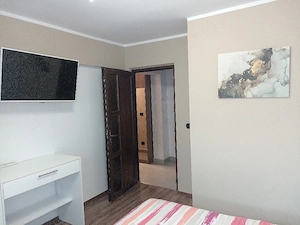   Apartament 2 Camere, Decomandat, Comănești   Strada Nufărului (Etaj 2 din 4, 56 mp, Locuit 1 an) - imagine 2