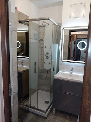    Apartament 2 Camere, Decomandat, Comănești   Strada Nufărului (Etaj 2 din 4, 56 mp, Locuit 1 an) - imagine 9