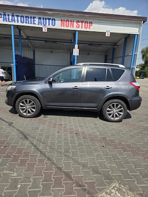 Vand SUV Toyota RAV4 - imagine 2