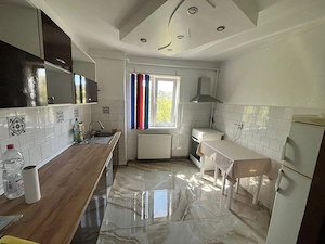 Proprietar, inchiriez apartament doua camere renovat