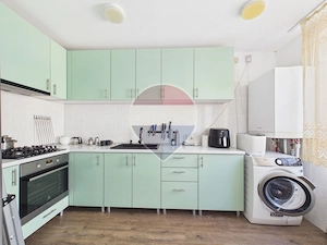 Casa cu 8 camere de vanzare | rezidential si comercial | Nerva Traian - imagine 2