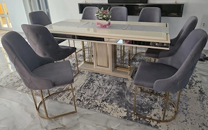 Masa si scaune pentru living etc..in stare perfecta!