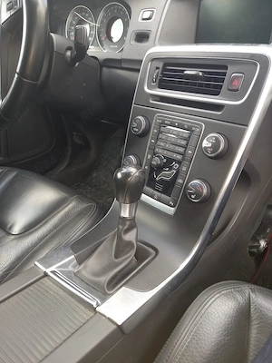 Vand Volvo S60, an fabricatie 2013 - imagine 10