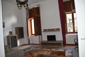 Proprietar, inchiriez apartament 2 camere, et. 1, langa Medicina si Universitate - imagine 2