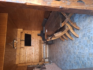 Vand casa deosebita utilata si utilata
