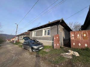 Casa de vânzare bocsa montană 