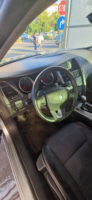 Renault Latitude  - imagine 10