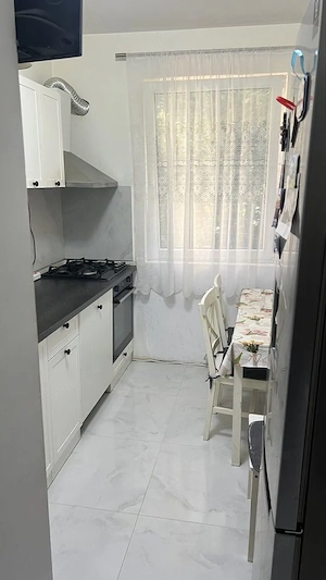 Apartament 4 camere sector 6 - imagine 3