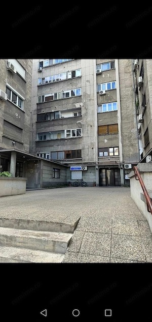 Vând sau schimb camera în centru Universite blocul are risc seismic