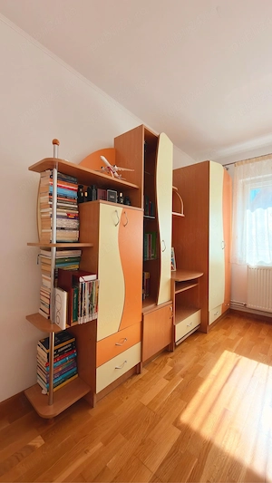 Set complet de dormitor: pat( cu spatiu de depozitare) + birou + bibliotecă + dulap + noptieră