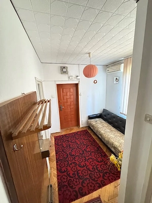 Vând apartament cu două camere 